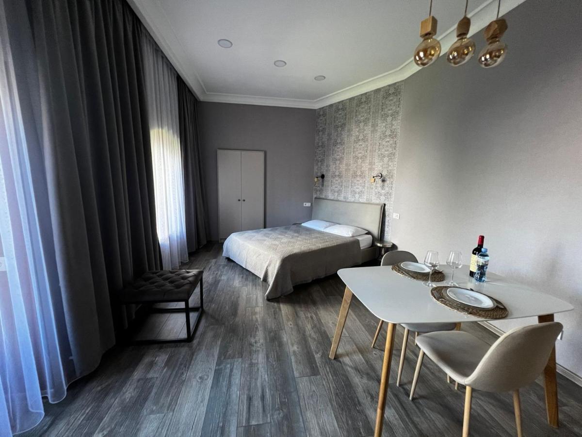 Chikhi Apartamento Tbilisi Exterior foto