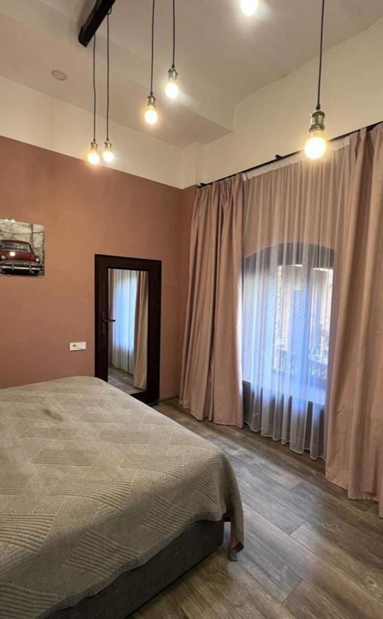 Chikhi Apartamento Tbilisi Exterior foto